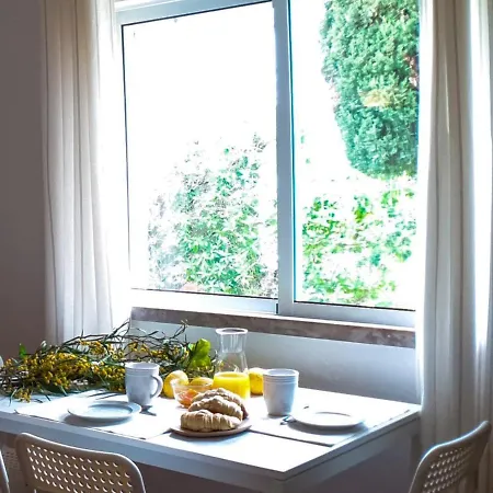 Typical Tm Flat With A Refreshing Terrace In Vsr #A Apartamento Porches (Algarve)